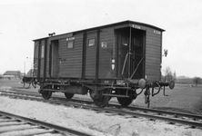 165395 Afbeelding van de bagagewagen D 2341 (serie D 2301-2362) van de N.S. te Breukelen.